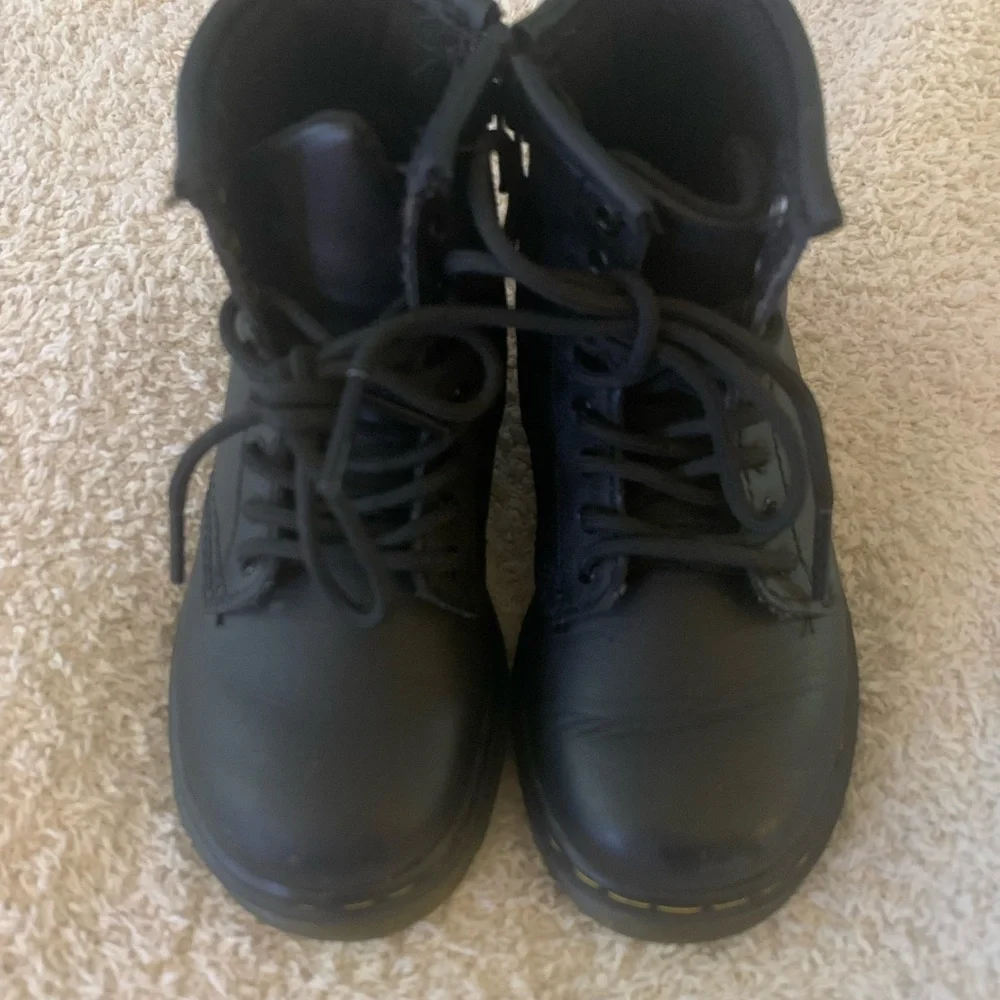 Size 7 Toddler. Doc Martens. - Picture 3 of 9